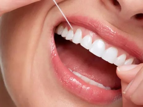 flossing-teeth-whitening